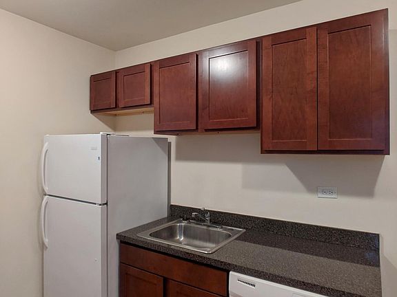 2nd image of 1101 W Wellington Ave #29483