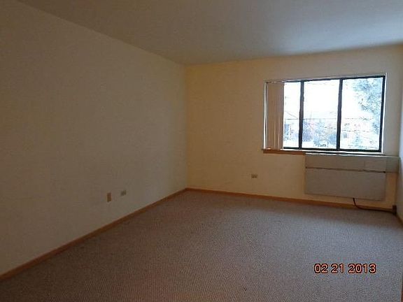 5th image of 1901 Country Dr APT 302