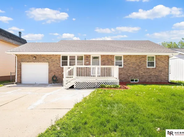 7913 Nina St, Omaha, NE 68124