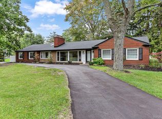 30155 Leemoor St, Beverly Hills, MI 48025