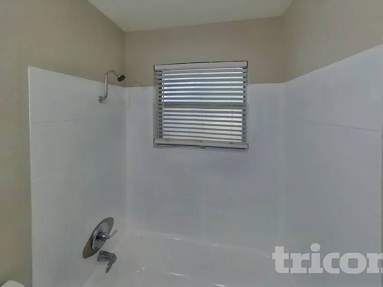 3221 Edgebrook Dr — Photo 14