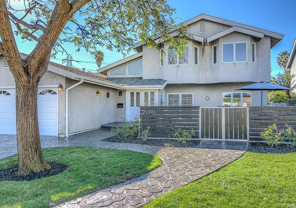2nd image of 21391 Dockside Cir