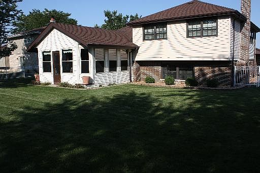 3rd image of 15534 Badger Ln