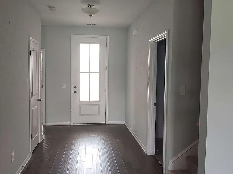 107 Westover Dr — Photo 17