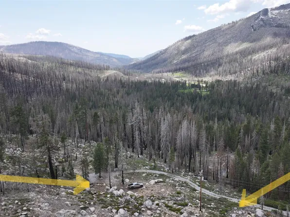 2070 Huckleberry Rd, Twin Bridges, CA 95735