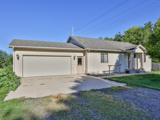1217 Dewitt St, Ellsworth, IA 50075