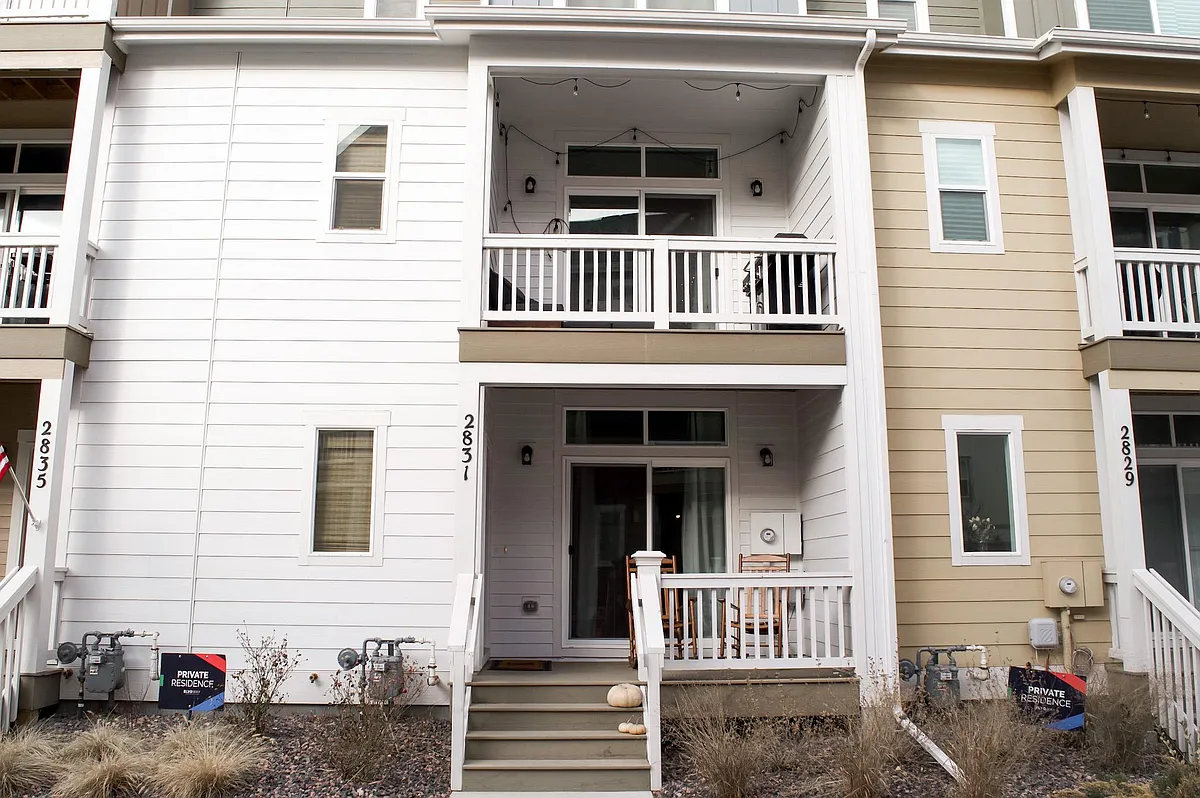 Building Photo - 2831 S Fox Ct