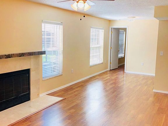 4th image of 3021 Bonaventure Cir APT 102