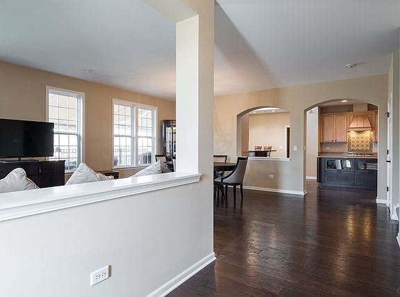 2nd image of 2674 Camberley Cir