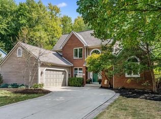 220 Woodedge Cir E, Powell, OH 43065