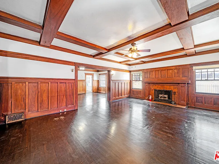 1404 S Manhattan Pl — Photo 3