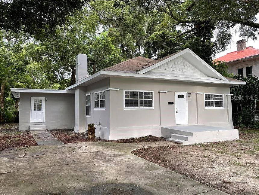 3 bed, 2.0 bath, 2000 sqft, $1,899 — Photo 1