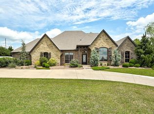 22090 White Pine Cir, Edmond, OK 73012