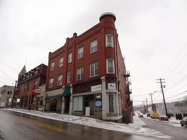 Front of the Building - 109 S McDonald St #203