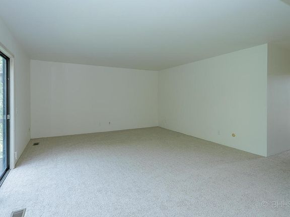 231 Durness Ct D-105