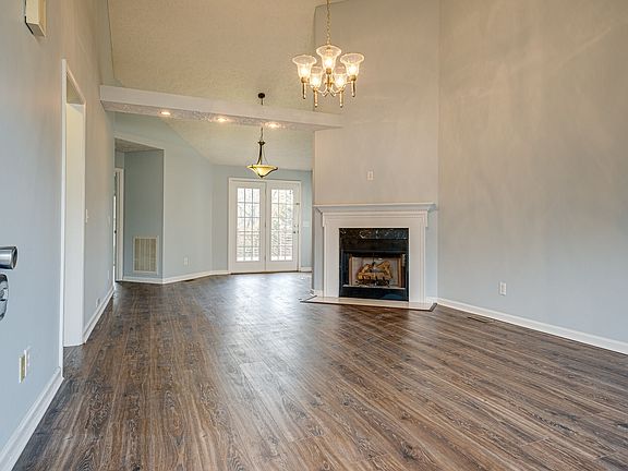5th image of 204 Harbor Hill Ct