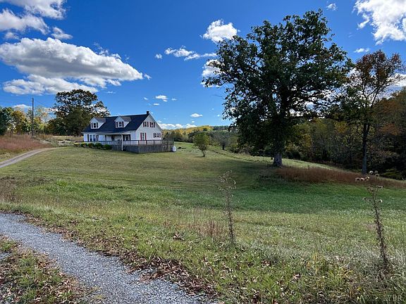 3rd image of 1163 Central Manor Ln