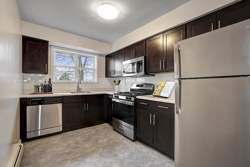 Westmount Village — Photo 2