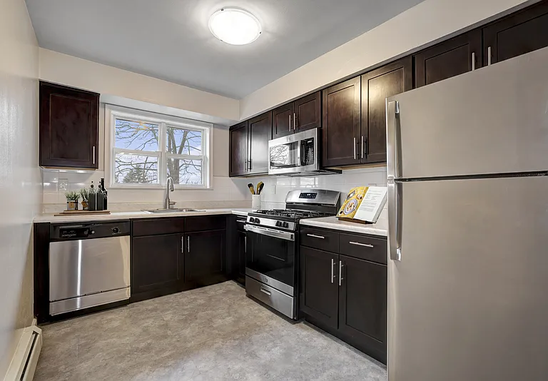 Westmount Village — Photo 2
