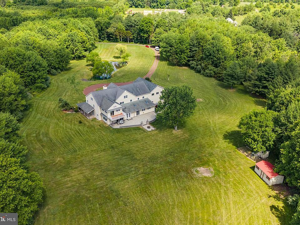 1st image of 715 Bucks Rd