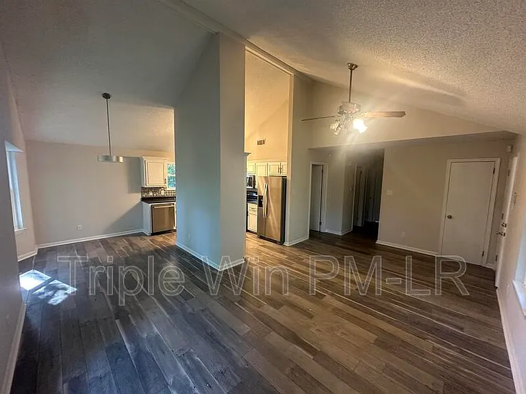 5900 Foxboro Dr — Photo 4