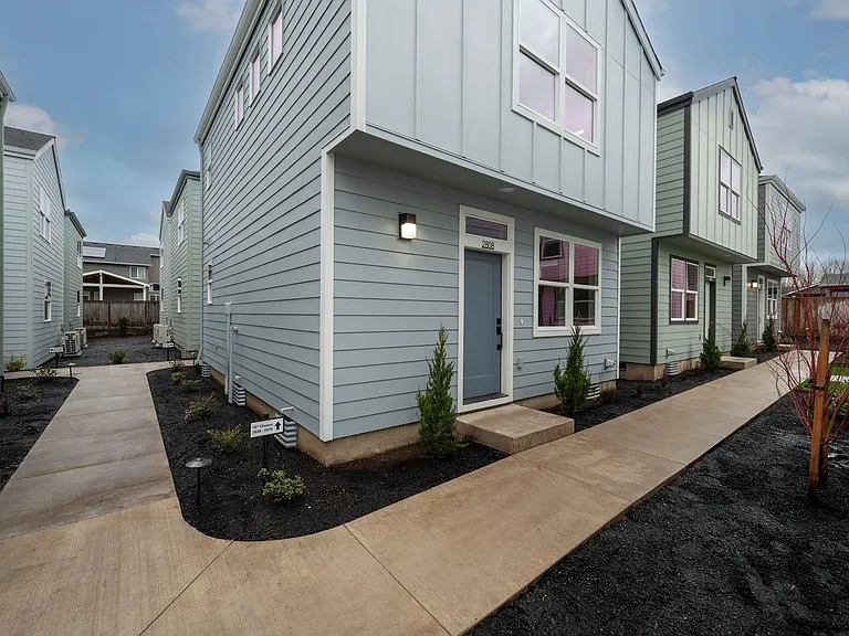 Brand New Newberg Homes- Up to 1 Month Free! — Photo 35