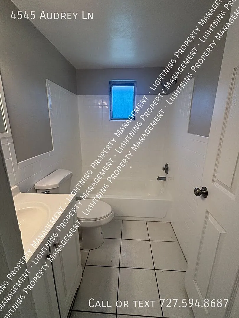 Renovated 2 Bedroom in quiet community — Photo 4