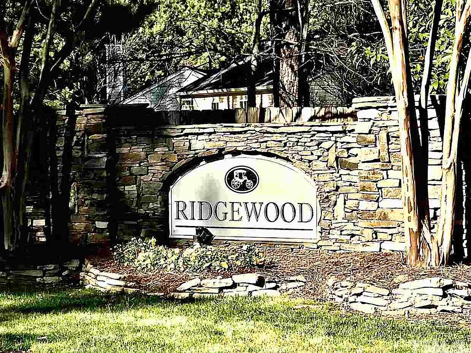 1st image of 207 Cloverdale Dr