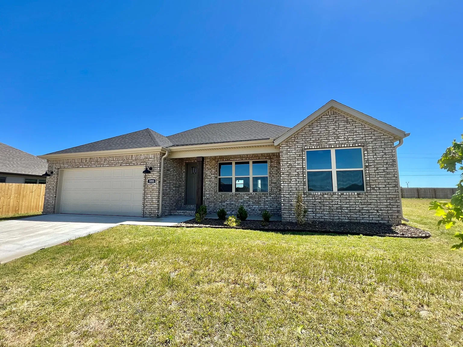 3 bed, 1589 sqft, $1,525 — Photo 2