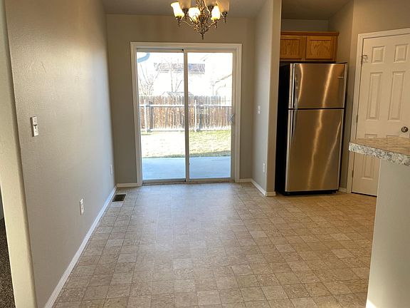 4th image of 1916 W Ridge Pointe Ave