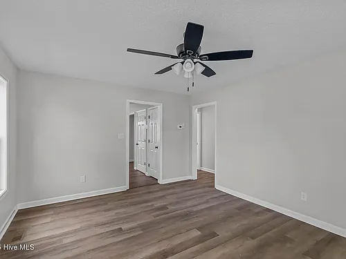 212 Lawson St Photo 1
