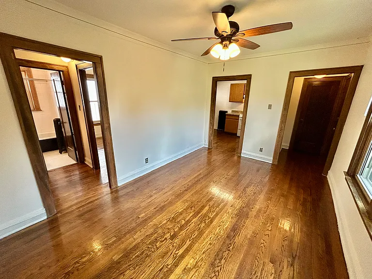 520 W Belden Ave — Photo 31