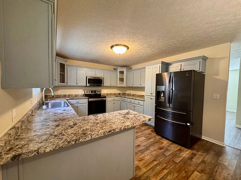 14209 Haywood Dr — Photo 5