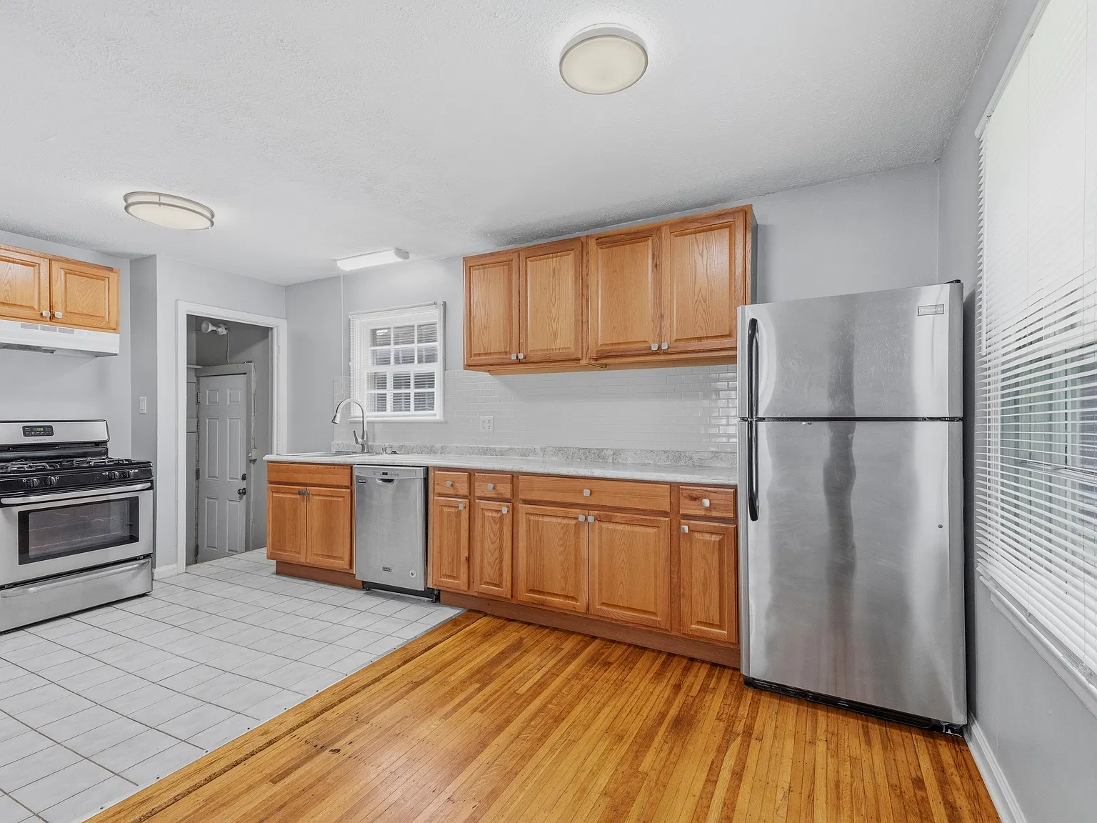 4919 Indianola Ave — Photo 4