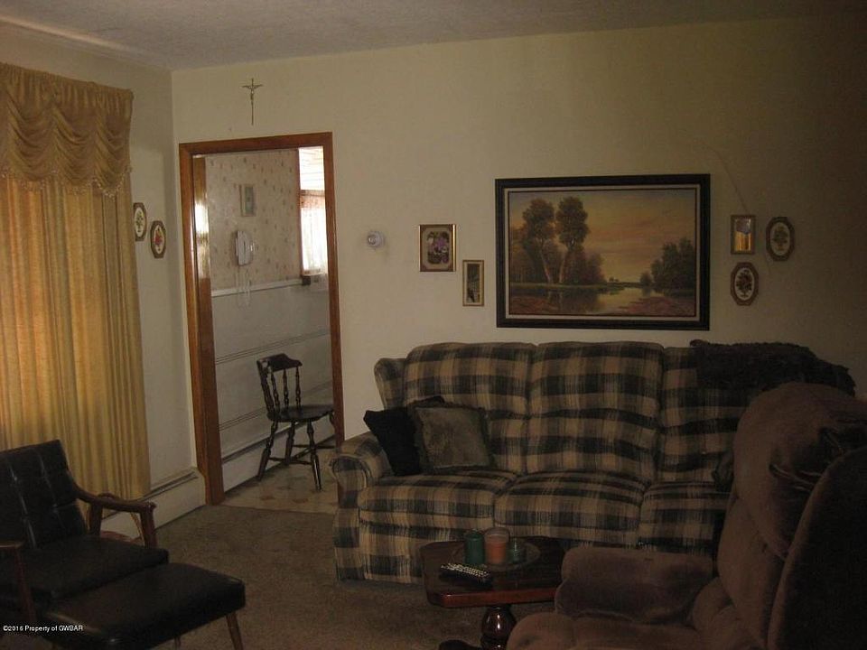 2nd image of 109 S Meade St