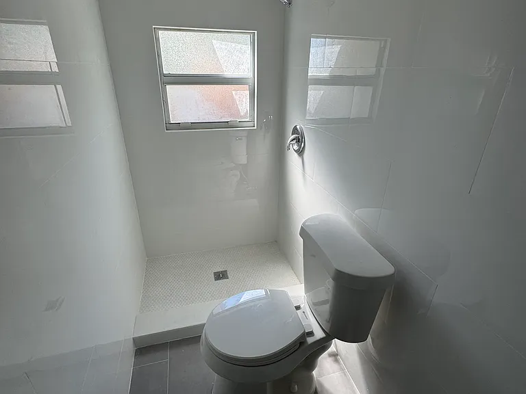 3631 NW 4th St #3 — Photo 8