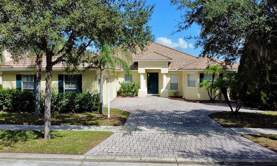 3817 Golden Feather Way