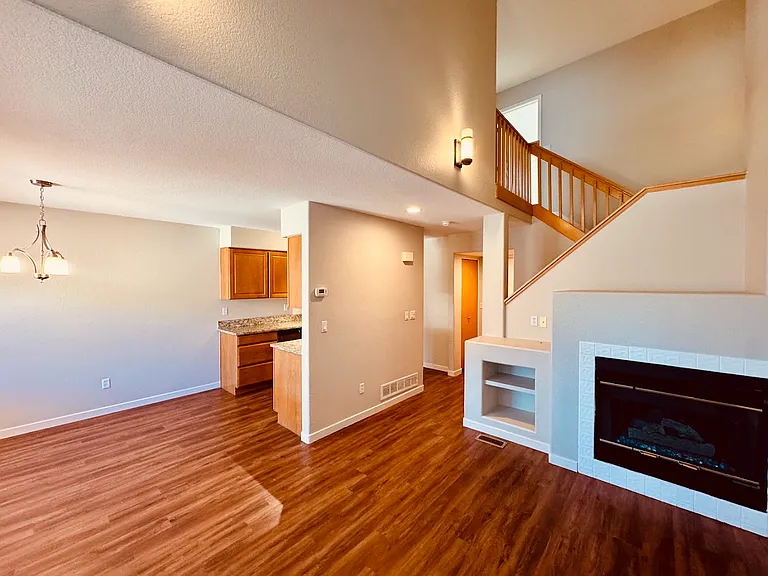 654 Ridgeview Dr — Photo 4