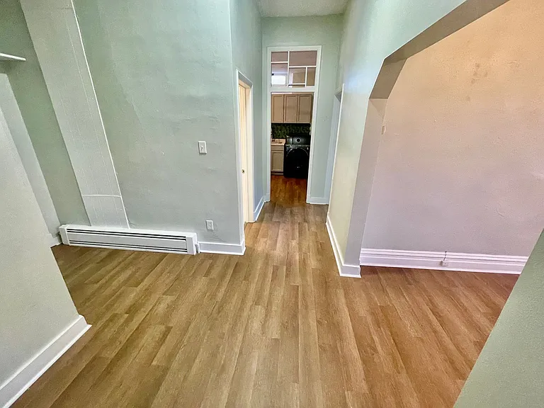 425 Walnut Street (Full Service) — Photo 5