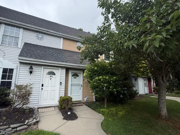 104 Teaberry Ct, Tuckerton, NJ 08087