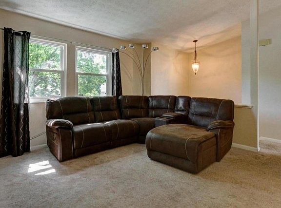 4th image of 3284 Atlin Ave