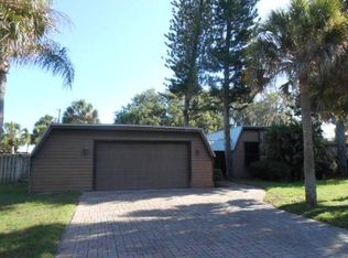 400 Lychee Rd, Nokomis, FL 34275