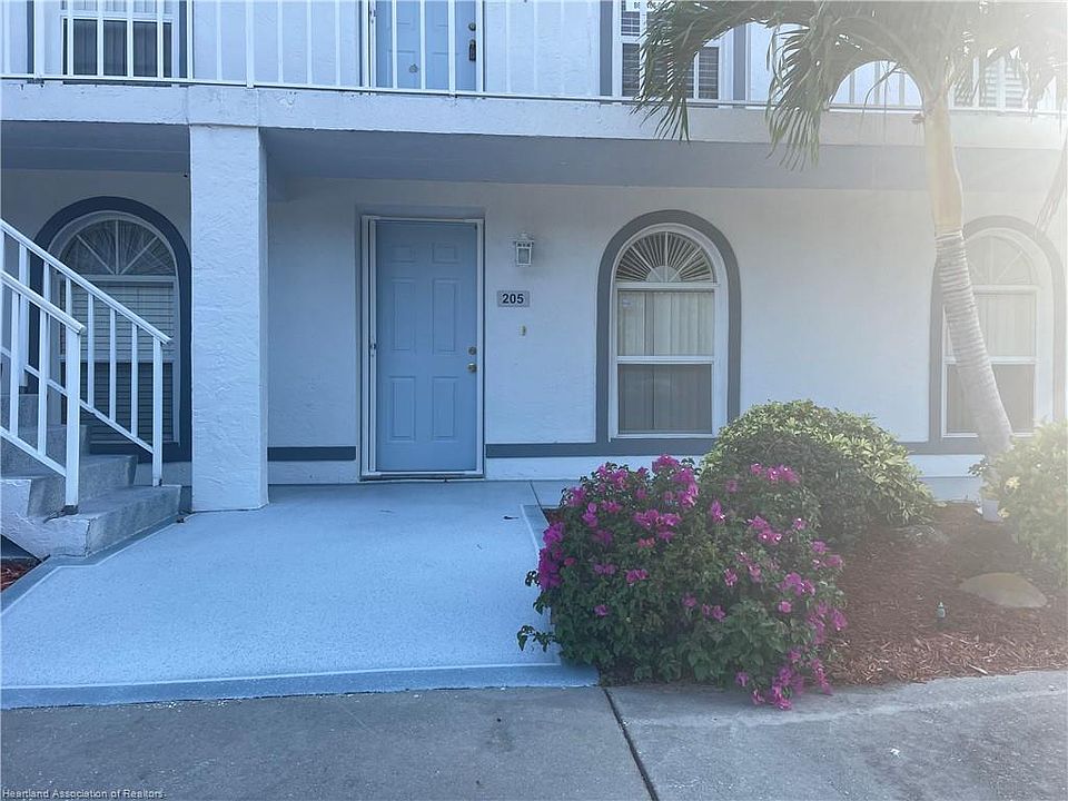 1st image of 205 Stephen Dr