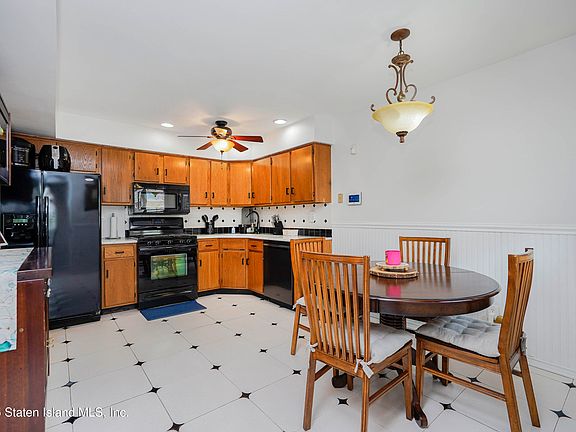 4th image of 11 Lovell Ave #A