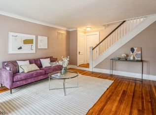 22 Van Ness Ter, Maplewood, NJ 07040