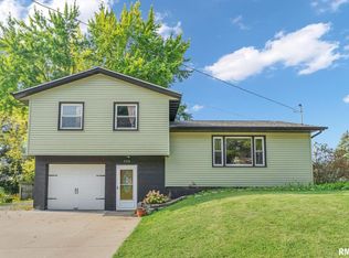 330 Walnut St, Le Claire, IA