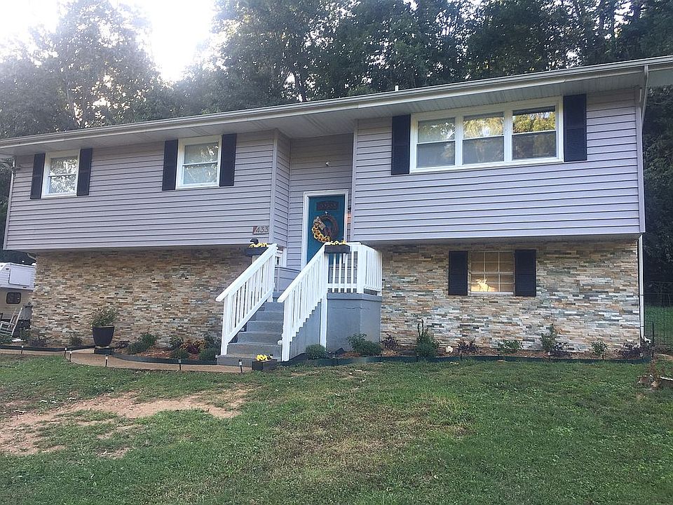 2nd image of 433 Lullwater Rd