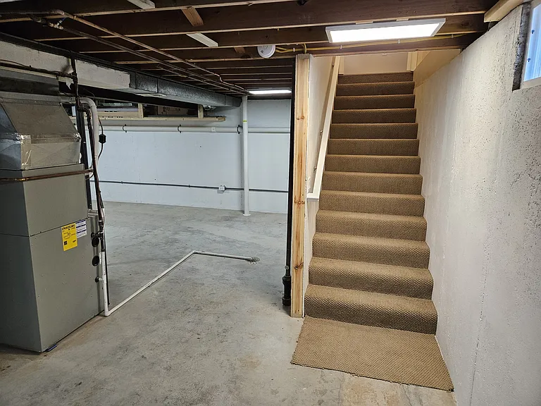 3401 Clover Hills Dr — Photo 16