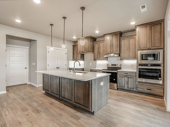 2nd image of 715 I St NE