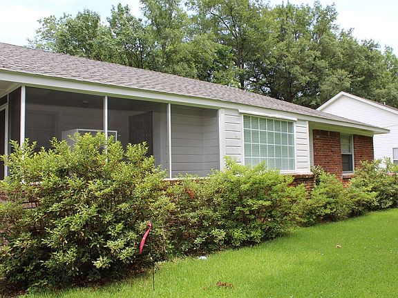 2nd image of 329 N Center Dr
